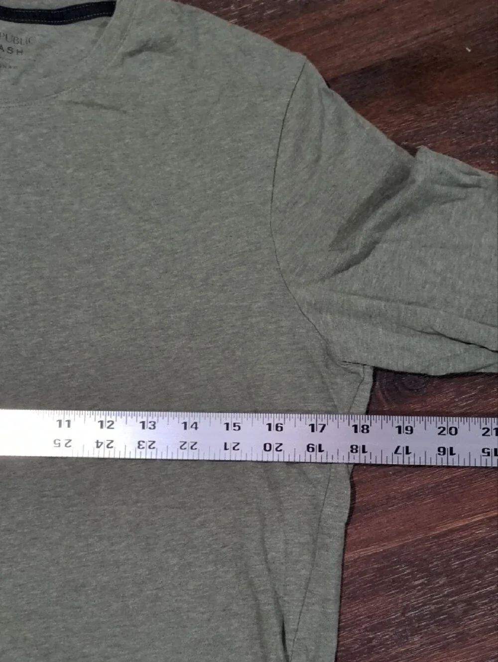 Banana Republic Men's Long Sleeve Crew Tee - Green Heather Small